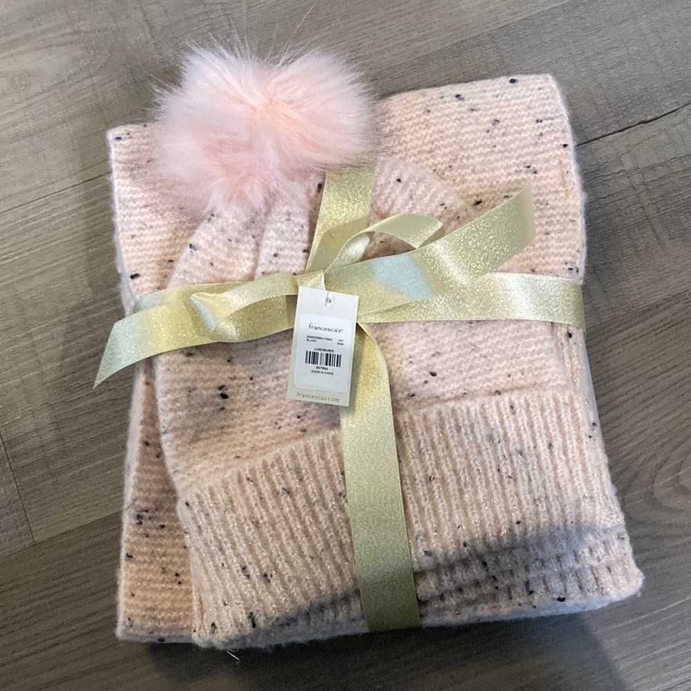 Francesca’s Hat and Scarf gift set